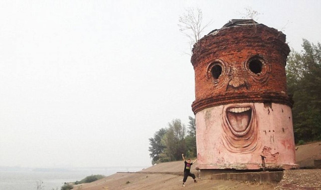 Γέμισε την Ρωσία γελαστά πρόσωπα