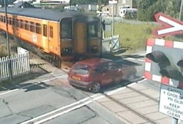 Ανεγκέφαλοι οδηγοί που ρίσκαραν την ζωή τους