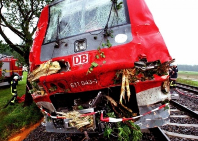 Τρεις νεκροί από εκτροχιασμό τραίνου