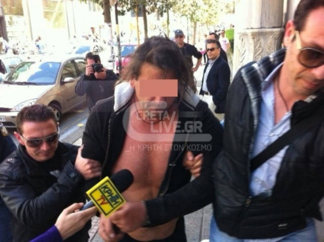 Επιχείρησαν να λιντσάρουν τους δολοφόνους ηλικιωμένης