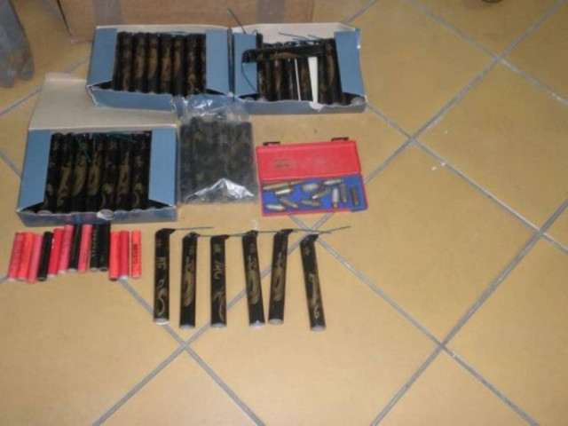 Βρέθηκαν σε σπίτι στο Αγρίνιο 2850 κροτίδες!