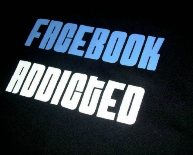 Facebook: Κάνε το τεστ και μάθε αν είσαι εθισμένος!