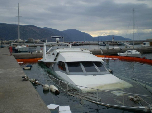 Βυθίστηκαν σκάφη στην Πάτρα