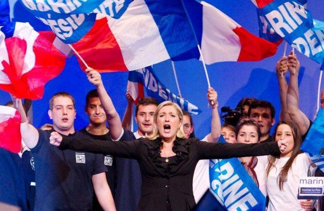 Με όλους και με όλα τα έβαλε η Λεπέν