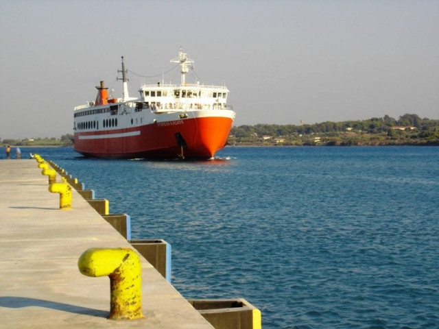 Μηχανική βλάβη για το «Ανδρέας Κάλβος» στην Κυλλήνη