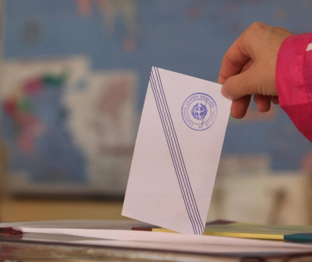 MRB: Τουλάχιστον οκτώ τα κόμματα στην Βουλή