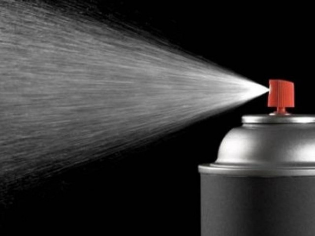 Ψέκασαν με σπρέι αστυνομικό