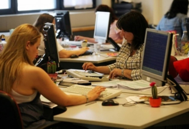 Δημόσιο: Απολύσεις και λουκέτα μετά τις εκλογές