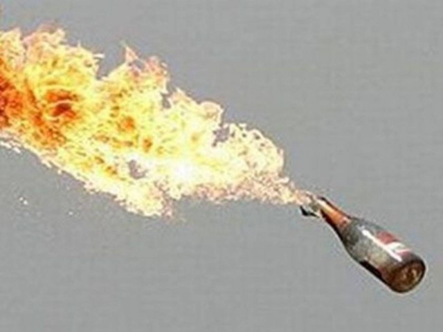 Επίθεση με μολότοφ στα Εξάρχεια