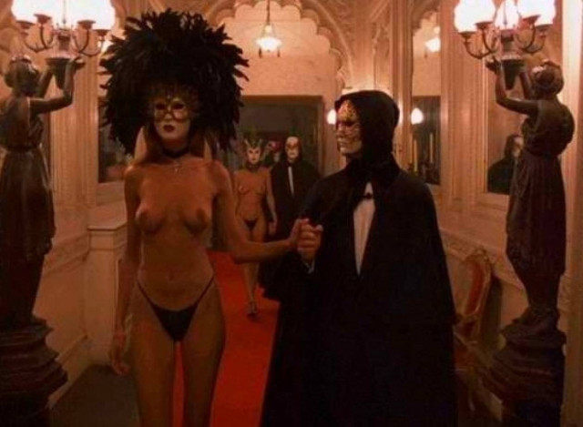 Πώς να φιλμάρετε Σπιτικό Πορνό, αν ντρέπεστε να φανούν τα πρόσωπά σας στην κάμερα