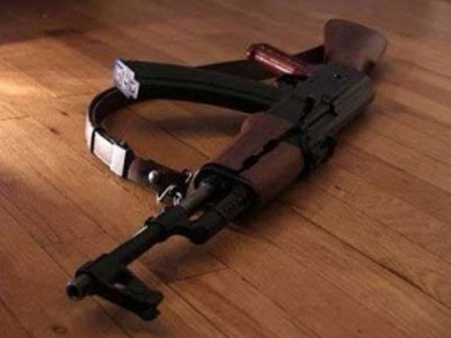 Διπλή ληστεία με καλάσνικοφ σε σπίτια στην Γλυφάδα