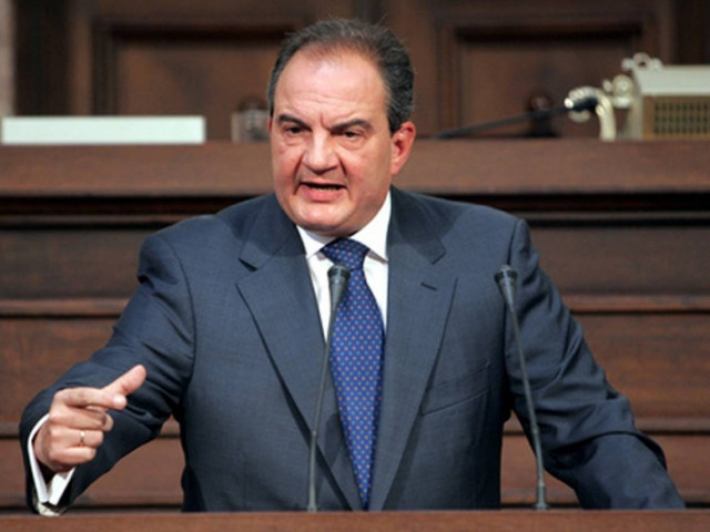 Γραπτή παρέμβαση ετοιμάζει ο Καραμανλής