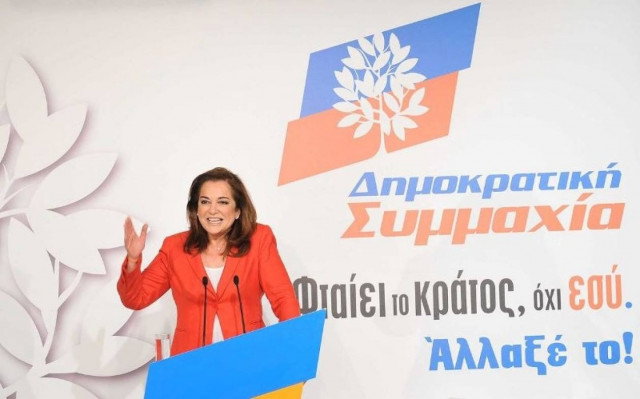 Πυρά Μπακογιάννη για το ναυάγιο του ντιμπέιτ