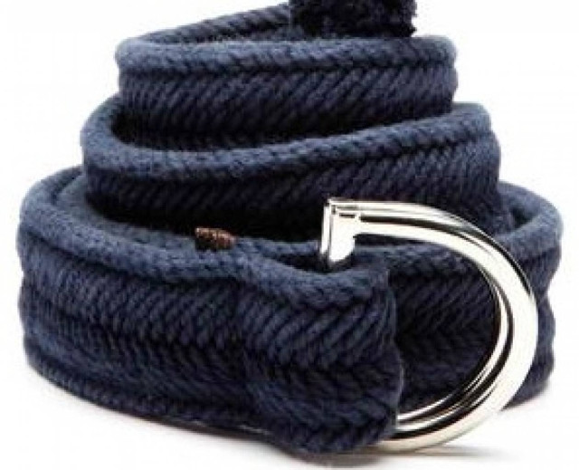 Ερώτηση-express: Η ζώνη, χρωματικά, πρέπει να ταιριάζει ή όχι με τα παπούτσια;