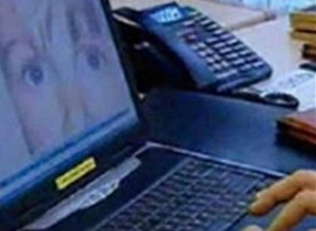 Απόστρατος διακινούσε παιδική πορνογραφία