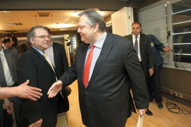 Ο Βενιζέλος παρουσιάζει το κυβερνητικό πρόγραμμα του ΠΑΣΟΚ