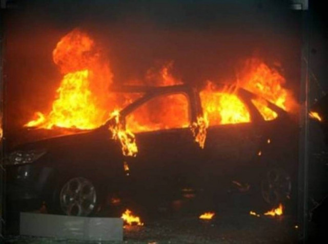 Στις φλόγες Ι.Χ στον Ταύρο