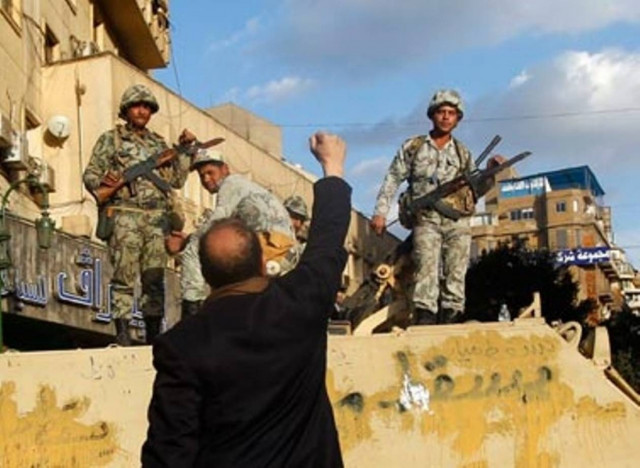 Αίγυπτος: Ανακοινώνει ανασχηματισμό της κυβέρνησης ο στρατός