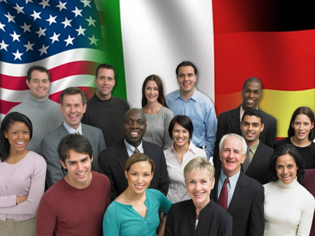 Ποιοι βοηθούν τους Έλληνες στην κρίση