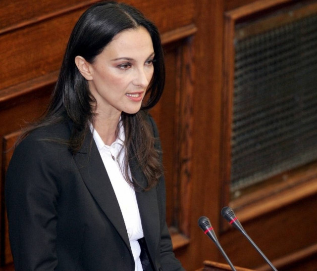 Η αλήθεια για το Μνημόνιο: Θέλουν να μας έχουν μόνιμα χρεωμένους