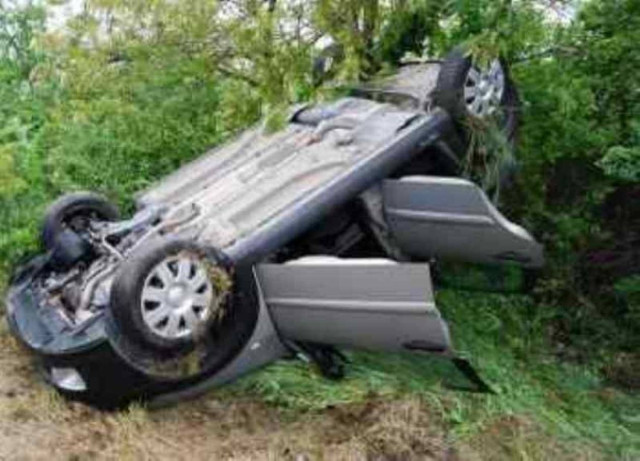 Έχασε τον έλεγχο και έπεσε από αερογέφυρα