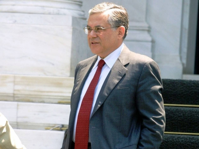 Σιγά μην ασχοληθεί με την Αμυγδαλέζα...