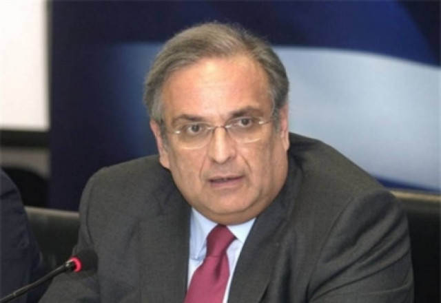 Παπαθανασίου: Ως υπουργός πάγωσα τους μισθούς αλλά δεν τους μείωσα