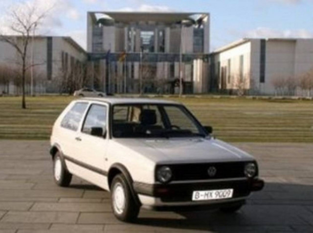 Πουλήθηκε 10.165 ευρώ το αυτοκίνητο της Μέρκελ