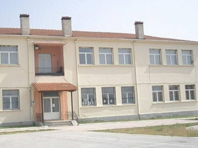 Αποβλήθηκε αριστούχος μαθητής λόγω σουγιάδων στην τσάντα του!