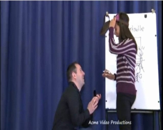 Μια ξεχωριστή πρόταση γάμου, σε... σχολείο!