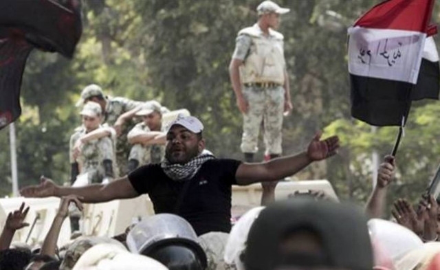 Είκοσι νεκροί σε συγκρούσεις στο Κάιρο