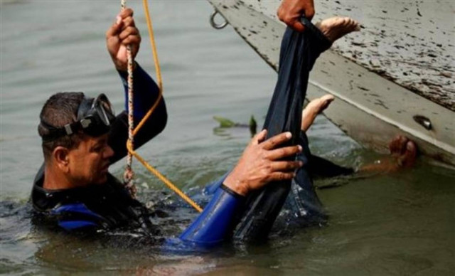 Η Ινδία μετράει τους νεκρούς από το ναυάγιο