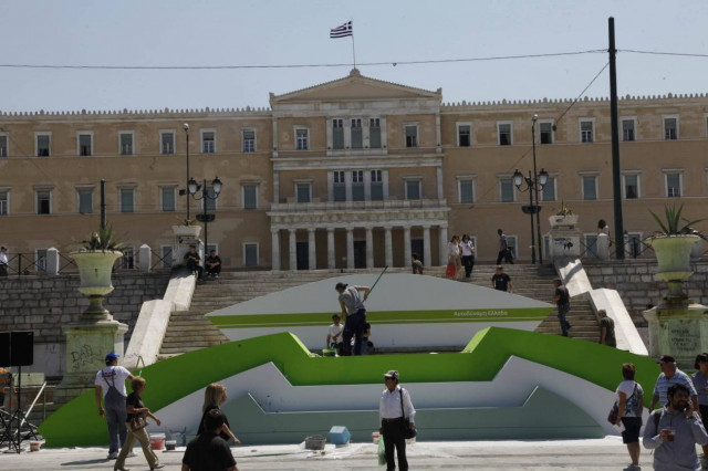 Εκλογές 2012: Απόψε η ομιλία Βενιζέλου - Προετοιμασίες στο Σύνταγμα