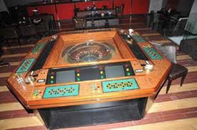 Έφοδος σε παράνομο καζίνο στο Βόλο