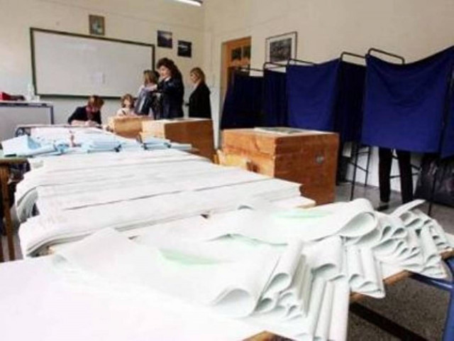 Εκλογές 2012: Aπέσυρε την υποψηφιότητά του λόγω οικονομικής ανέχειας