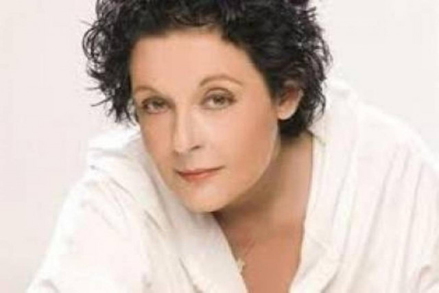 Λ. Κανέλλη: Να παρέμβει η ΕΣΗΕΑ για το «εγέρθητι»