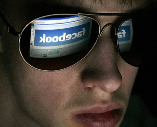 Πώς το προφίλ σας στο Facebook ή το Linkedin θα σας δώσει (ή θα σας στερήσει) την επόμενη δουλειά σας