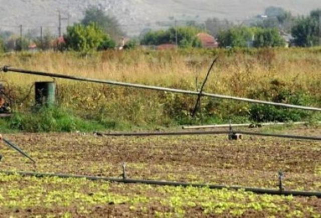 Τραυματίστηκε θανάσιμα ενώ πότιζε