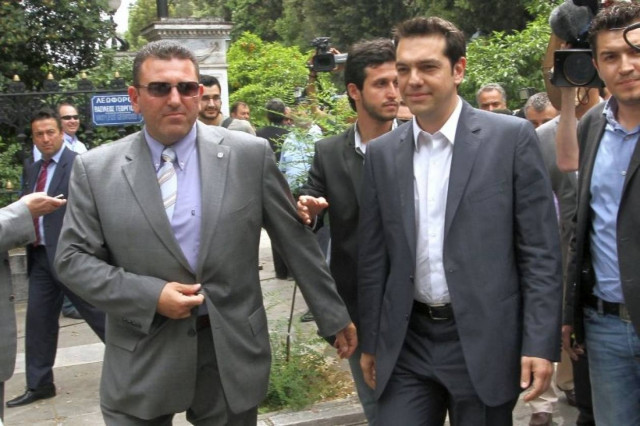 Συνεχίζει τις επαφές με πολιτικούς αρχηγούς ο Τσίπρας την Τετάρτη