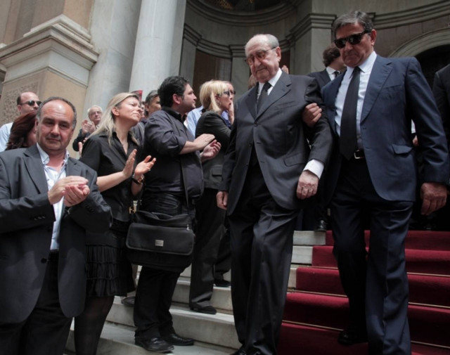 ΦΩΤΟ: Το τελευταίο «αντίο» στη Μαρίκα Μητσοτάκη