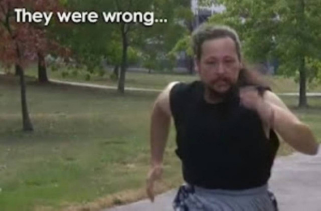 Βίντεο: Δίνει πραγματικό μάθημα ζωής