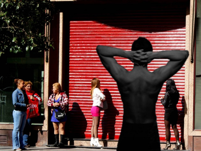 Πέντε πελάτες ιερόδουλων με AIDS βρέθηκαν θετικοί στον ιό HIV!