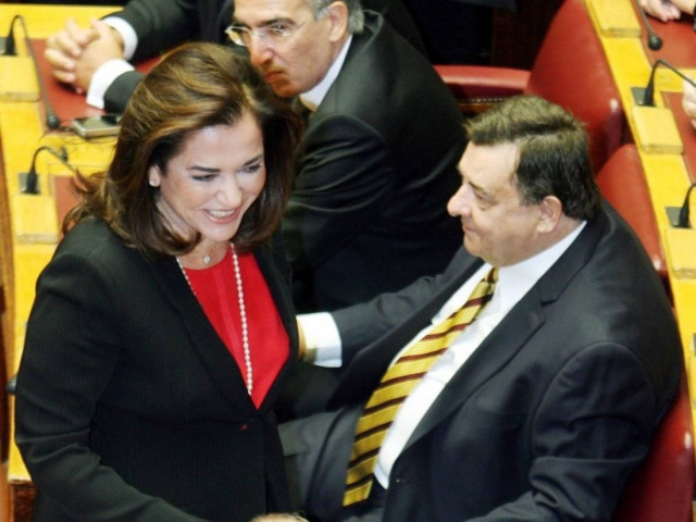 «Όχι» από Ντόρα και Καρατζαφέρη στο προσκλητήριο Σαμαρά