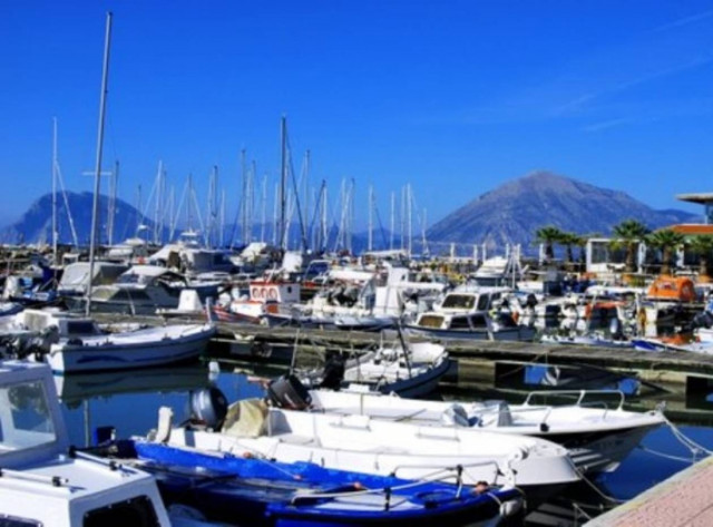 Ανασύρθηκε πτώμα ηλικιωμένου από τη μαρίνα Πατρών