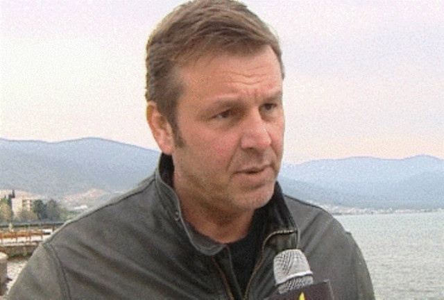 O Γκλέτσος επιστρατεύει ομάδες περιφρούρησης