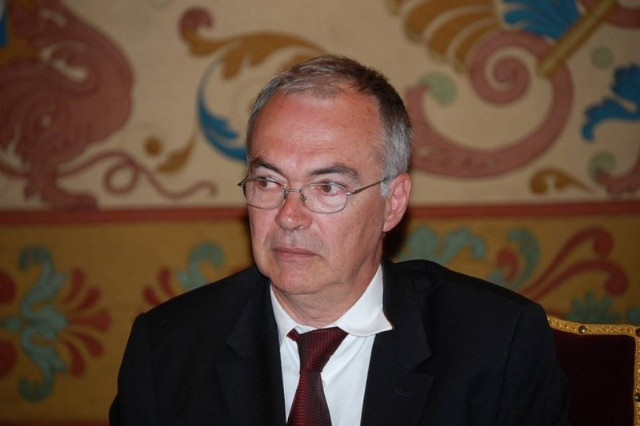 Ο διπλωμάτης που επέλεξε για σύμβουλο ο Ολάντ