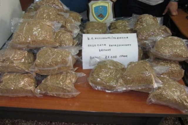 Λέσβος: 65χρονος πανεπιστημιακός μοίραζε χασίς και «μαϊμού» - καπνό