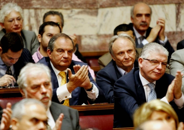 Ηγετική εμφάνιση Καραμανλή στην ομιλία Σαμαρά