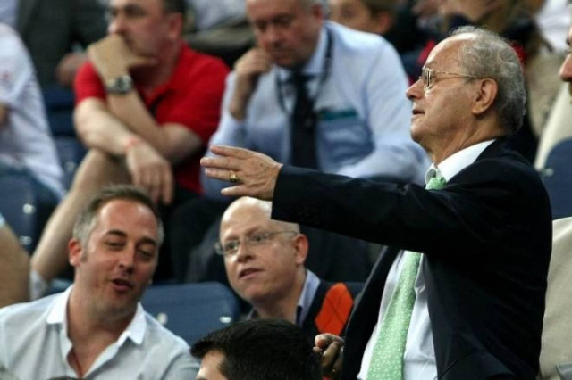 Θανάσης: «Να δώσετε συγχαρητήρια στον κ. Ρήγα»