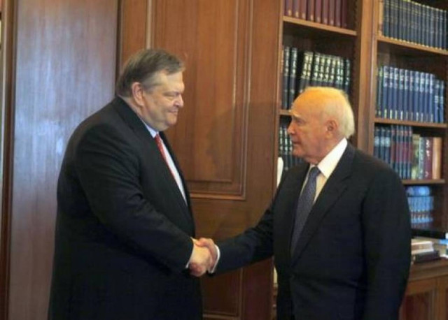 Ελπίδες Παπούλια για σχηματισμό κυβέρνησης